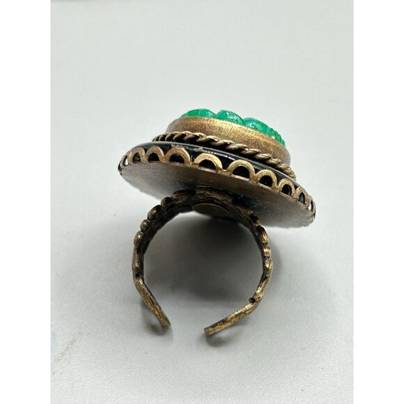 Designer Sweet Romance Ollipop USA Oval Green Carved Stone Adjustable Ring - Picture 4 of 8